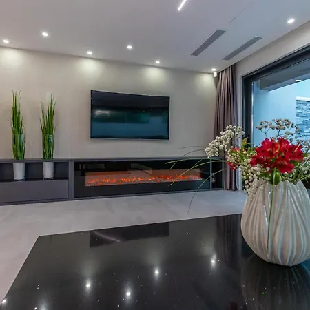 Luxury Villa Lorena With Heated Pool, Jacuzzi,Sauna And Seaview-2